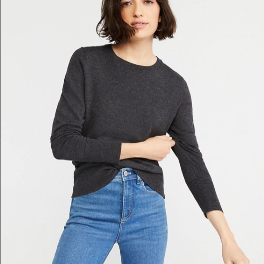 Ann Taylor crew sweater - Burgundy size M.